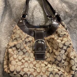 Large coach handbag